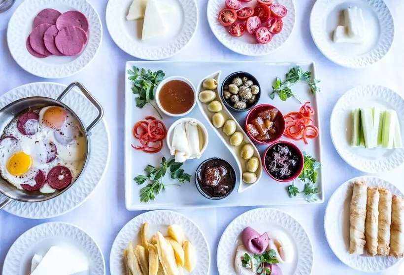 Отель Riverside Garden Resort