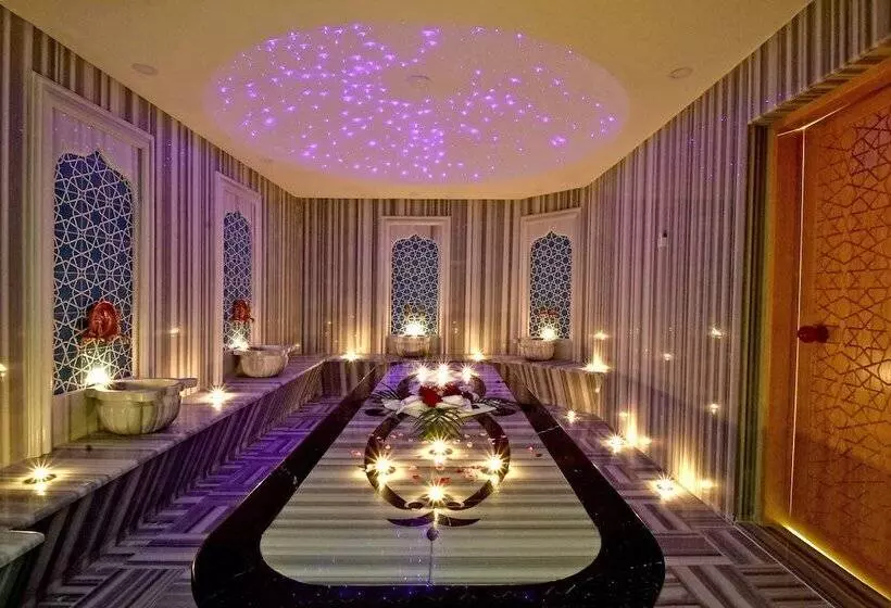 Отель Riverside Garden Resort