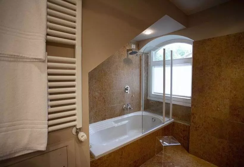 בית מלון כפרי Santellone Resort