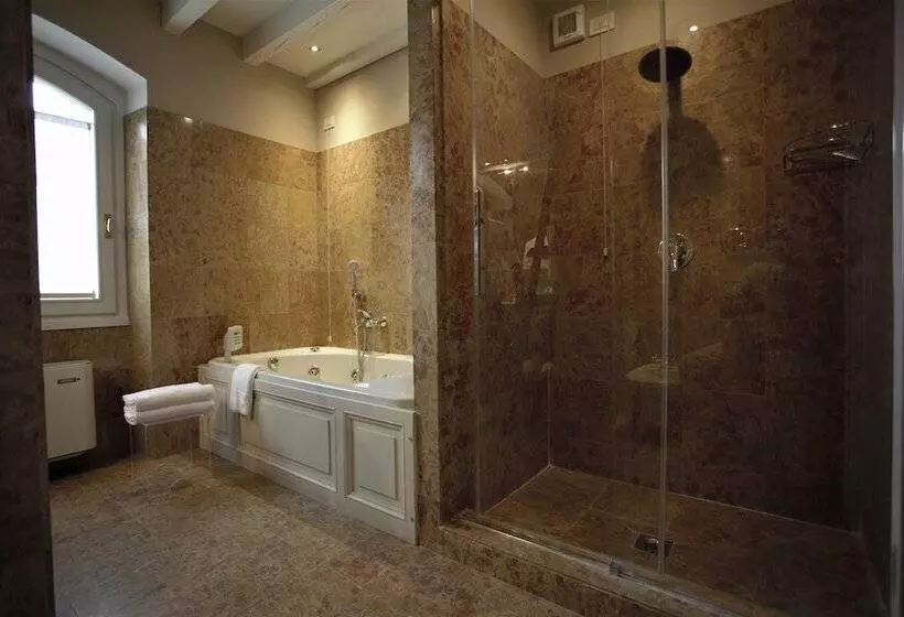 בית מלון כפרי Santellone Resort