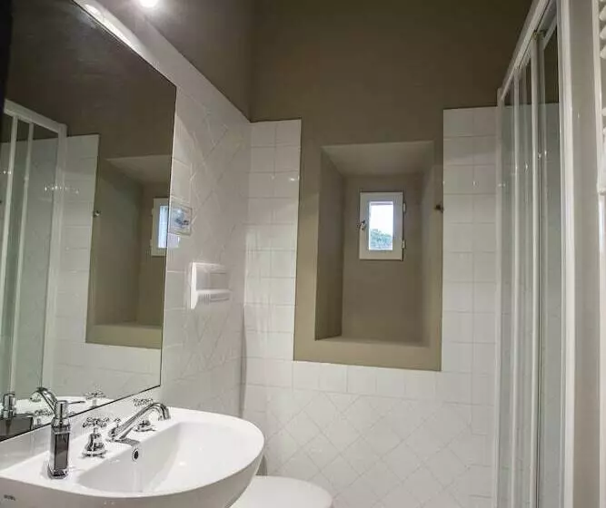 בית מלון כפרי Santellone Resort