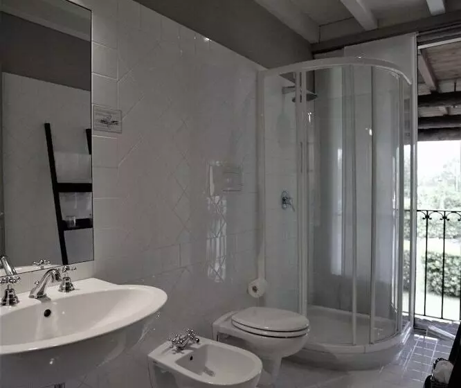 בית מלון כפרי Santellone Resort