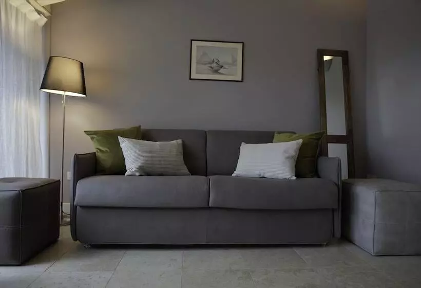 בית מלון כפרי Santellone Resort