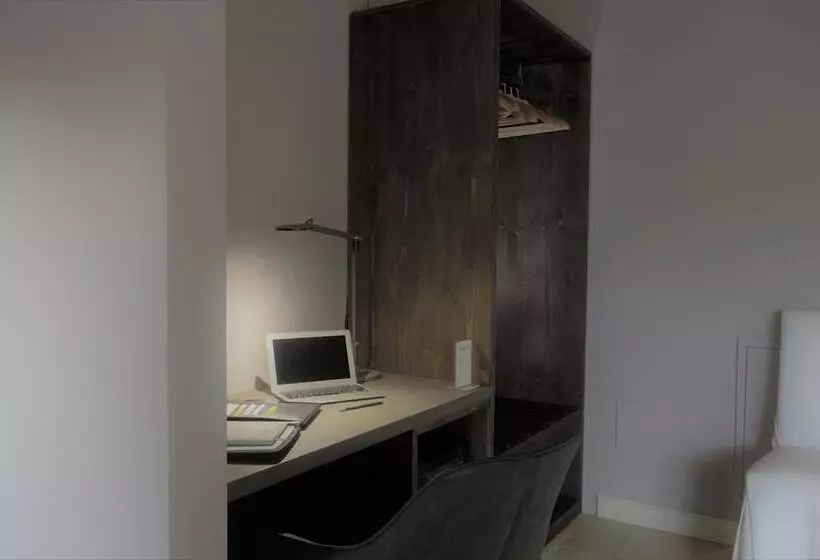 בית מלון כפרי Santellone Resort