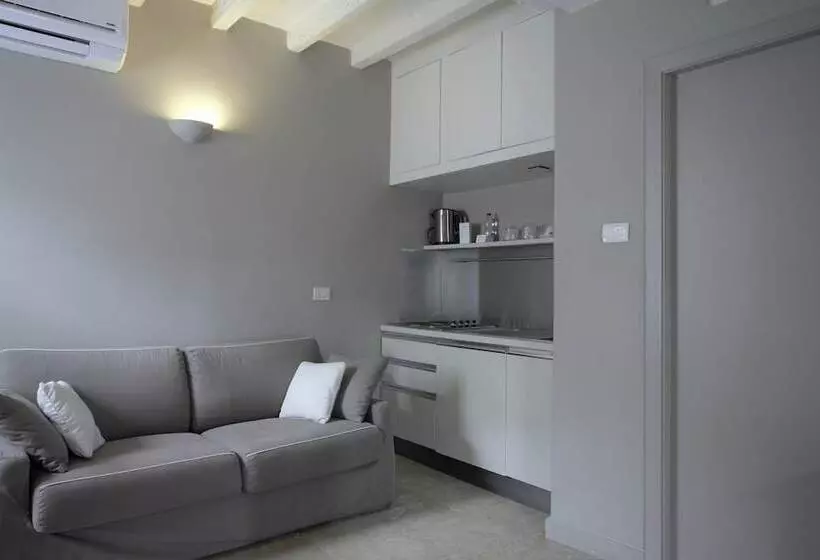 בית מלון כפרי Santellone Resort