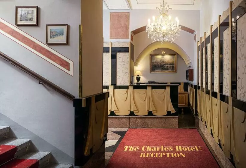 هتل The Charles