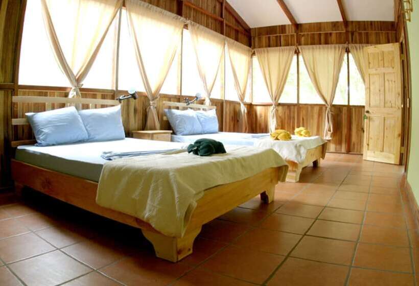 هتل Turtle Beach Lodge