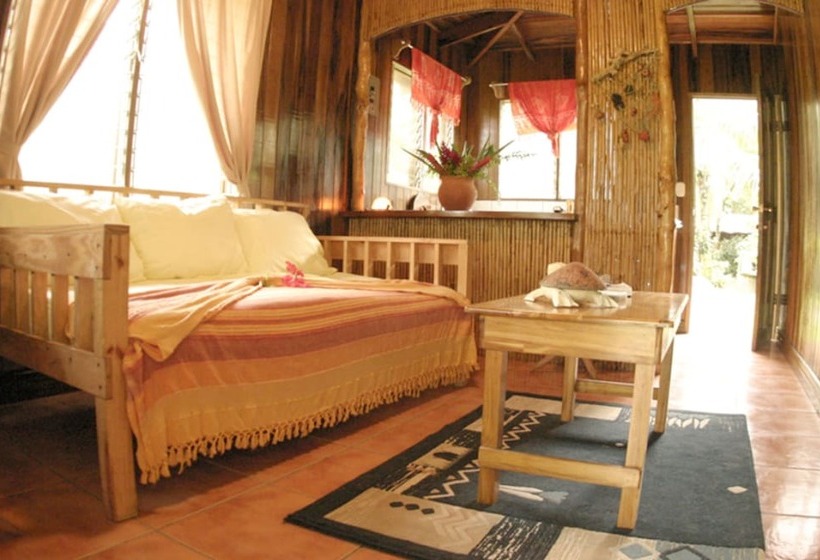 هتل Turtle Beach Lodge