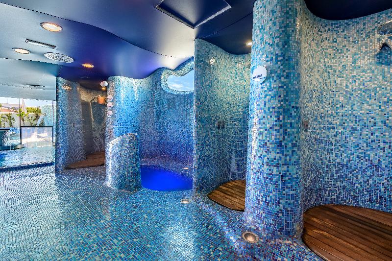 Las Arenas Balneario Resort