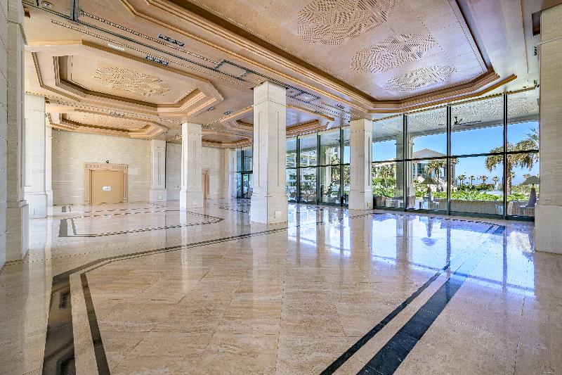 Las Arenas Balneario Resort