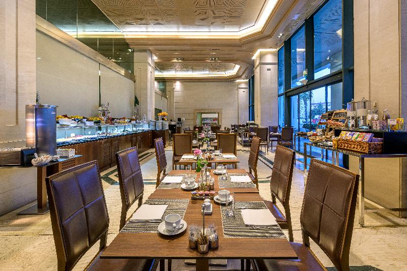 Las Arenas Balneario Resort