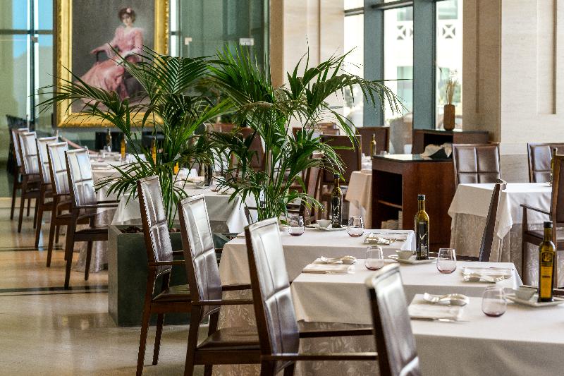 Las Arenas Balneario Resort