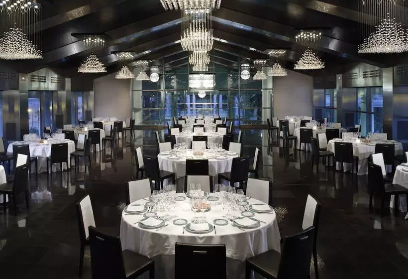 Las Arenas Balneario Resort