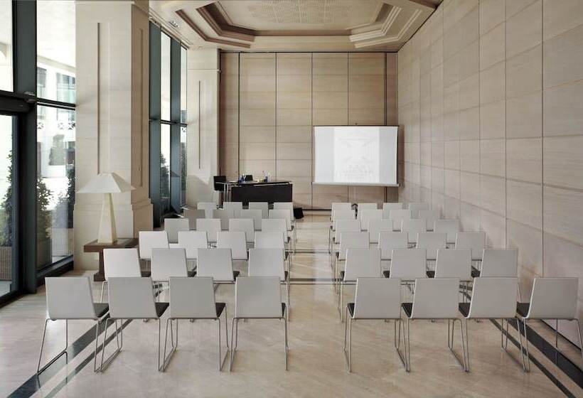 Las Arenas Balneario Resort