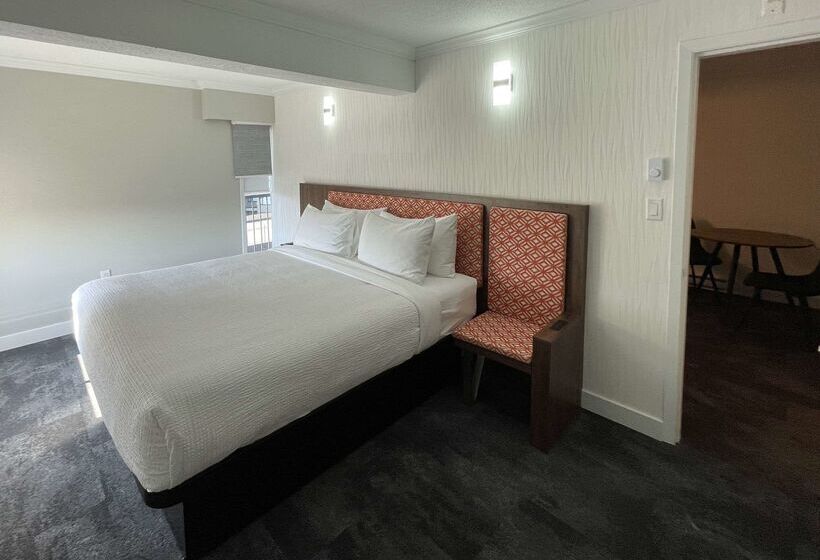 The Vic, Ascend Hotel Collection