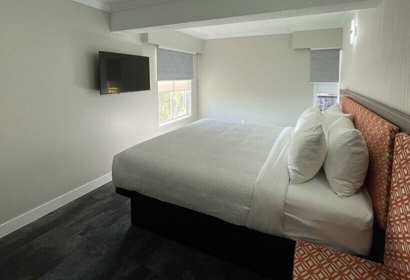 The Vic, Ascend Hotel Collection