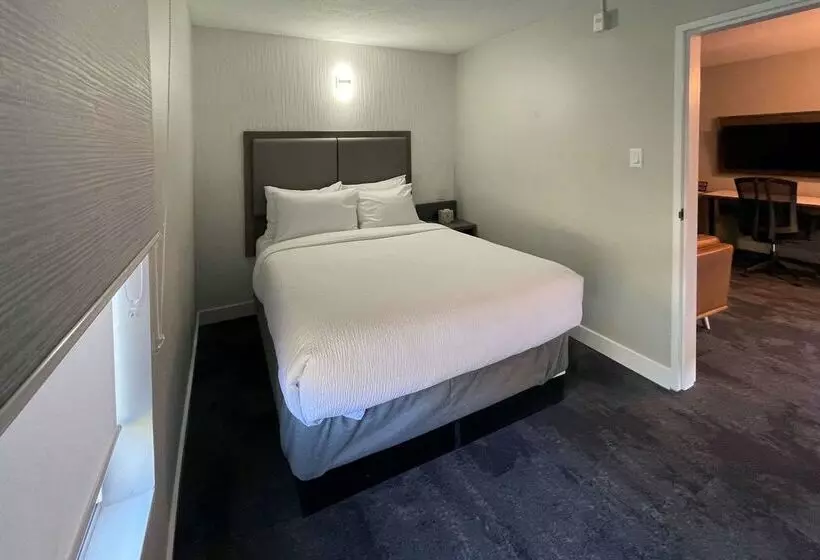 The Vic, Ascend Hotel Collection