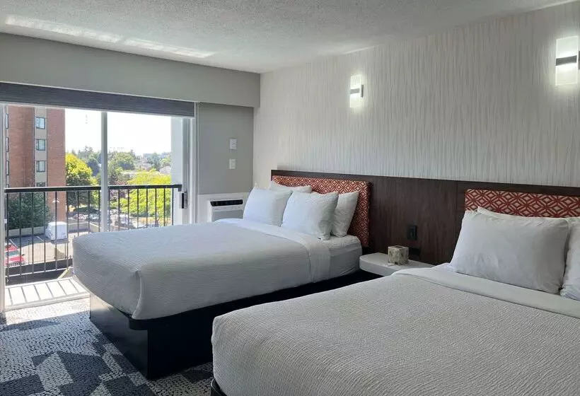 The Vic, Ascend Hotel Collection