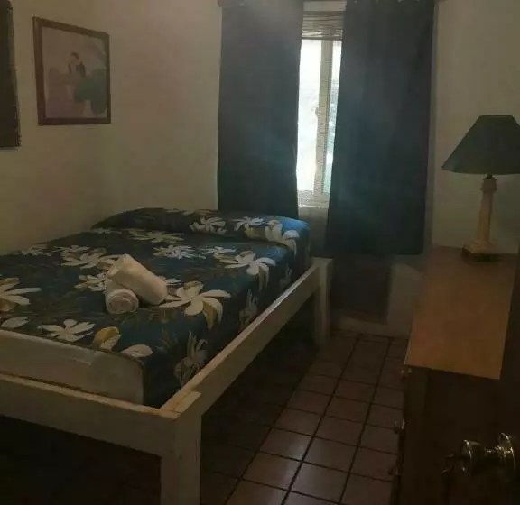 Retkeilymaja Backpackers Vacation Inn And Plantation Village