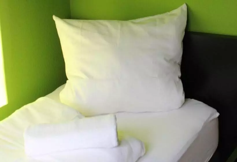 Retkeilymaja Pension Glücklich