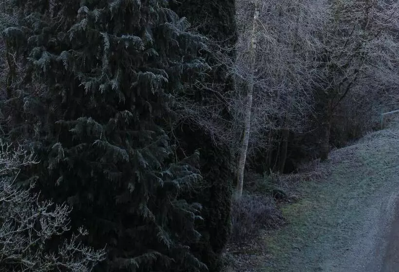 Retkeilymaja Pension Glücklich