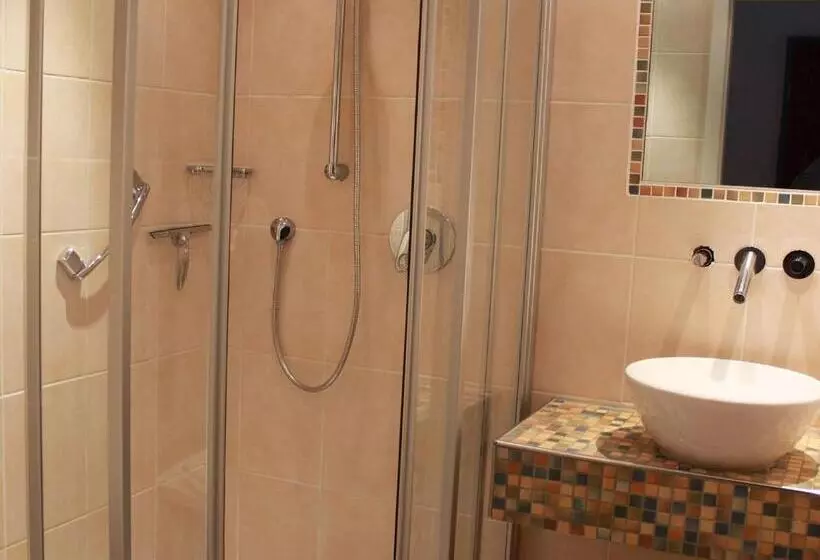 Retkeilymaja Pension Glücklich