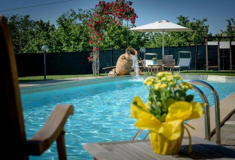 Отель Agriturismo Le Arcate