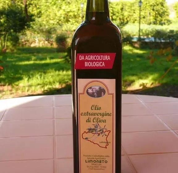 Hotelli Agriturismo Limoneto