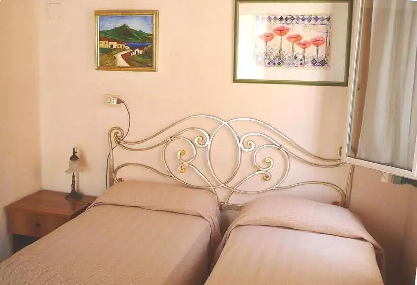 Hotelli Agriturismo Limoneto