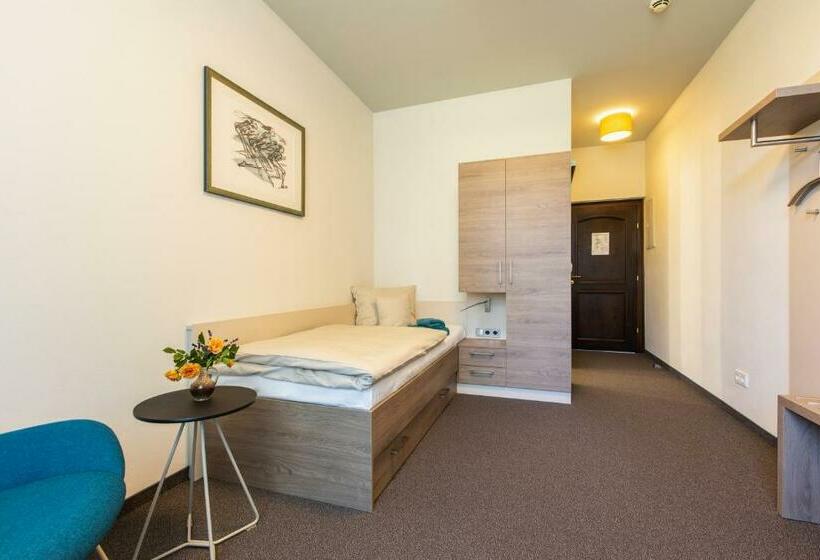 Отель Bildungsgut Schmochtitz