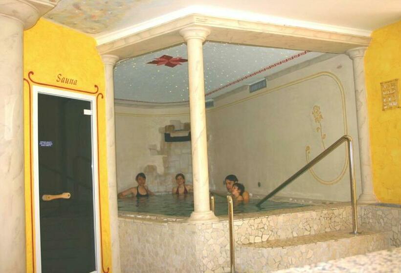 ホテル Castel Lodron