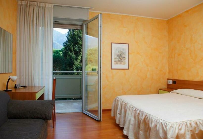 ホテル Castel Lodron