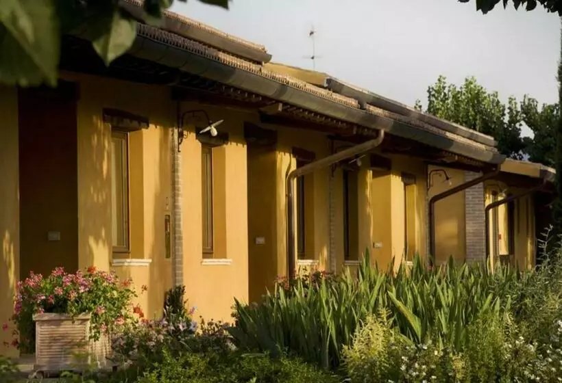 Hotelli Il Baio Relais & Natural Spa