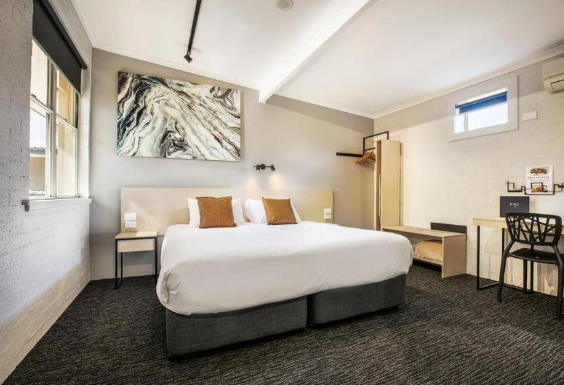 فندق Nightcap At Colyton