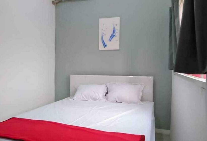 Hotel Reddoorz Near Alun Alun Magetan