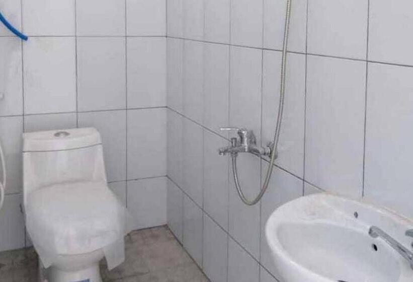 Hotel Reddoorz Near Alun Alun Magetan