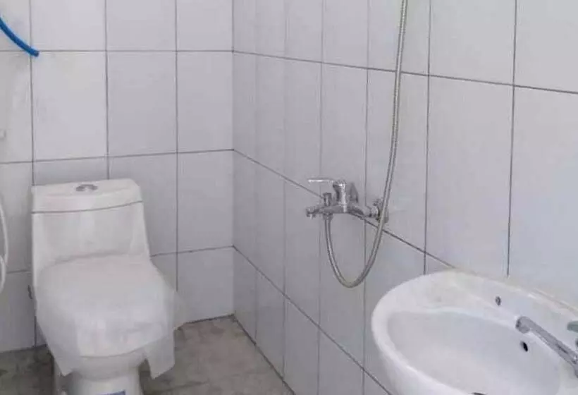 ホテル Reddoorz Near Alun  Alun Magetan