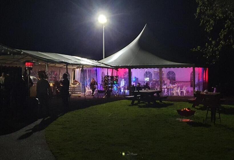 酒店 The Robin Hood Inn