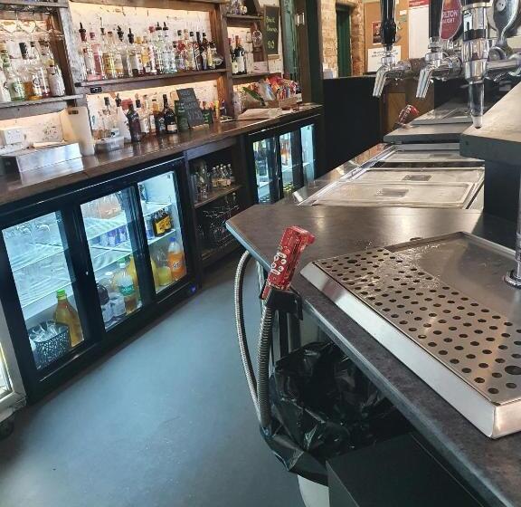 酒店 The Robin Hood Inn