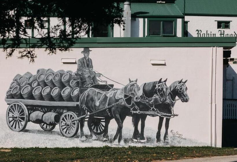 酒店 The Robin Hood Inn