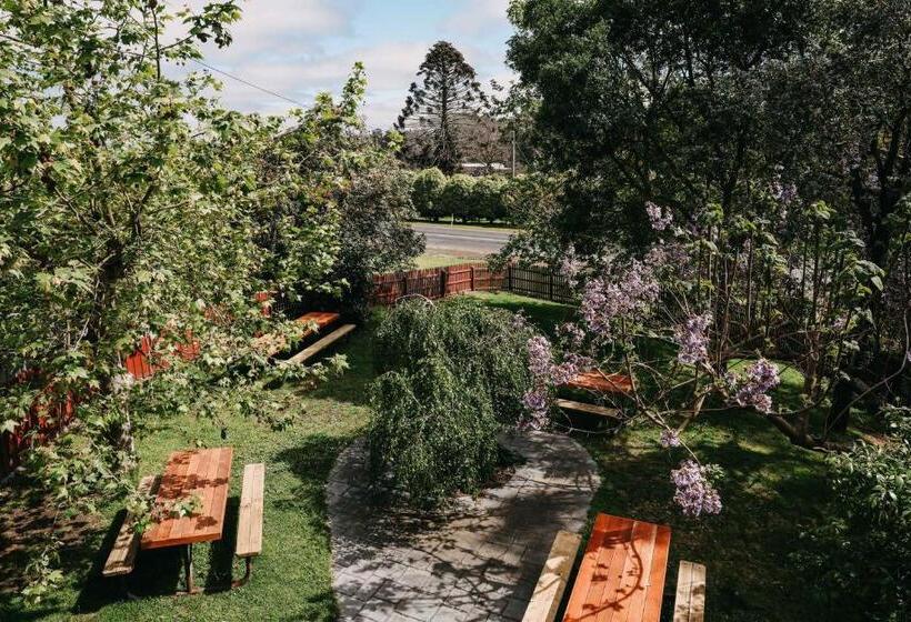 酒店 The Robin Hood Inn