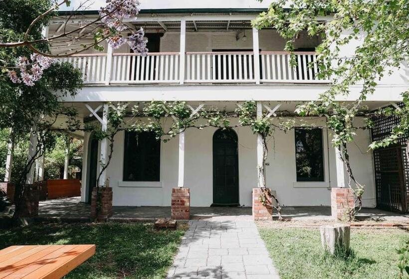 酒店 The Robin Hood Inn