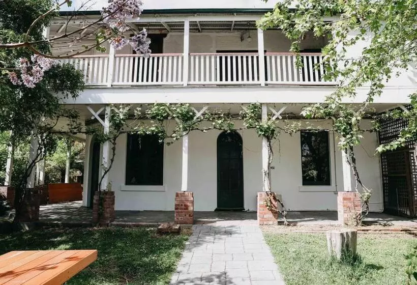 Hotelli The Robin Hood Inn