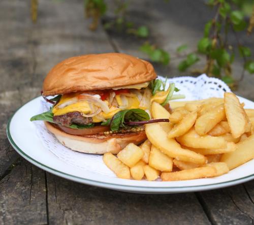 酒店 The Robin Hood Inn