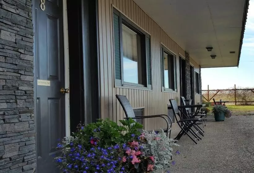 Maple Leaf Motel Emerson