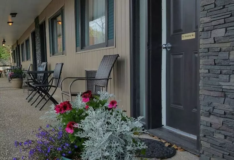 Maple Leaf Motel Emerson
