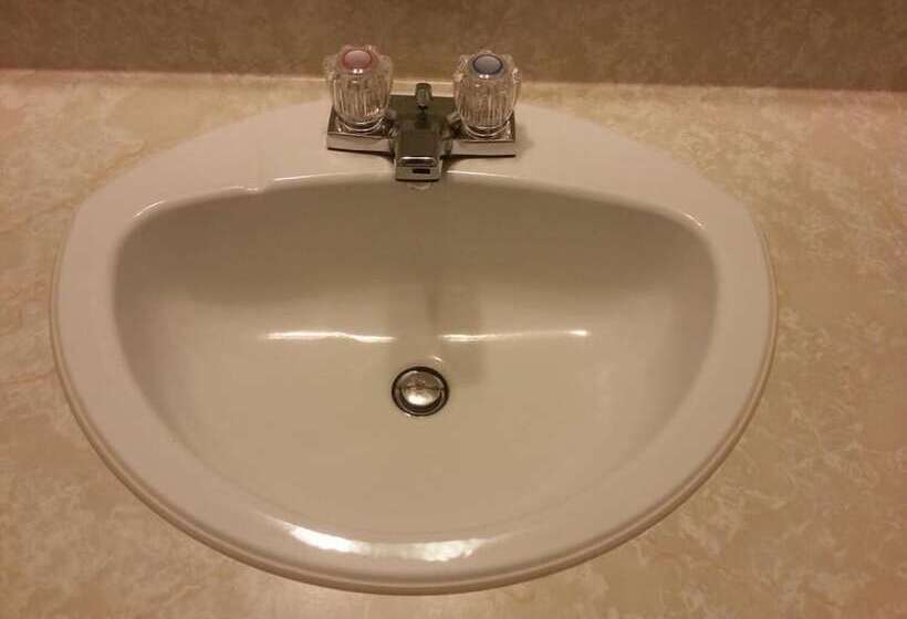 Maple Leaf Motel Emerson