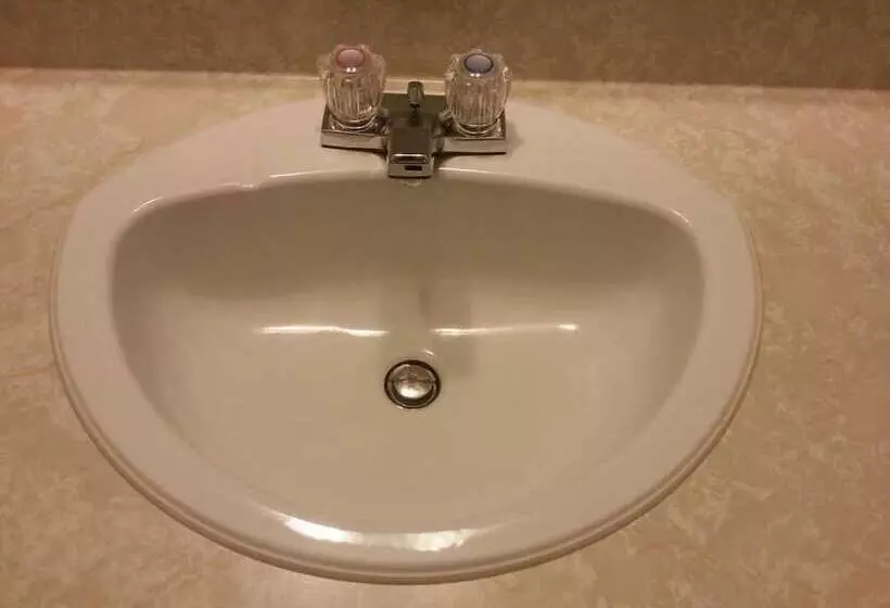 Maple Leaf Motel Emerson