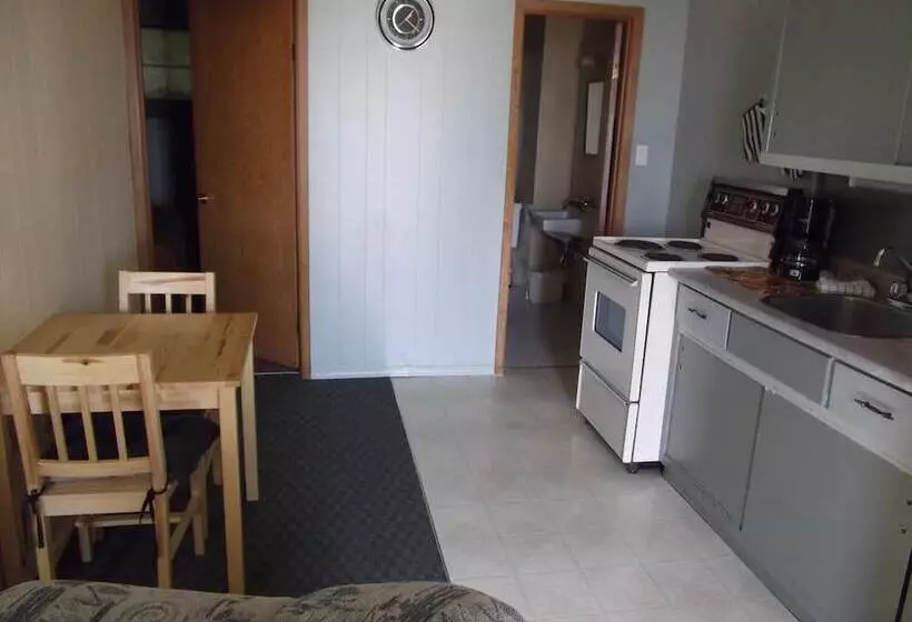 Maple Leaf Motel Emerson