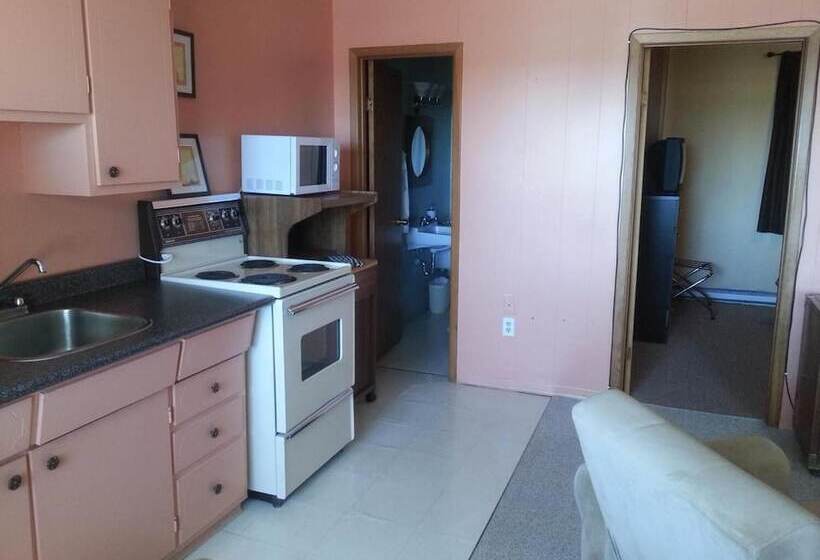 Maple Leaf Motel Emerson